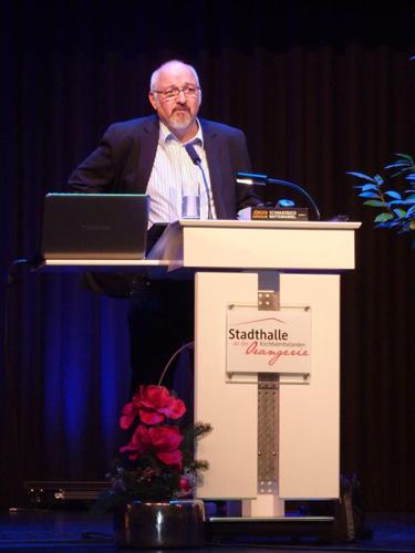 Jrgen Grsslin bei der Rede des Kirchheimbonlandener Friedenspreises
