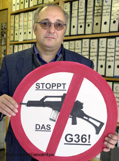 JG mit Schild