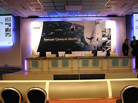 EADS_Saal-nach-HV.jpg (27751 Byte)