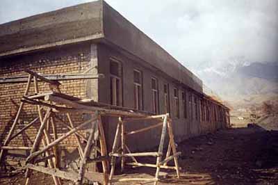 schule_afghanistan1 Kopie.JPG (19684 Byte)